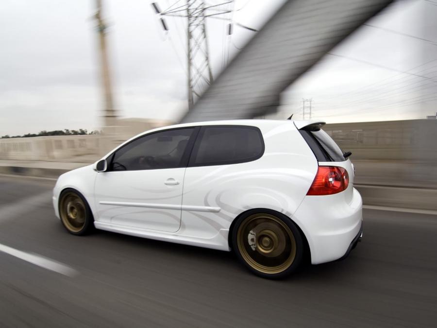  Volkswagen Golf Thunder Bunny Concept 2006 года  (фото 10 из 11)